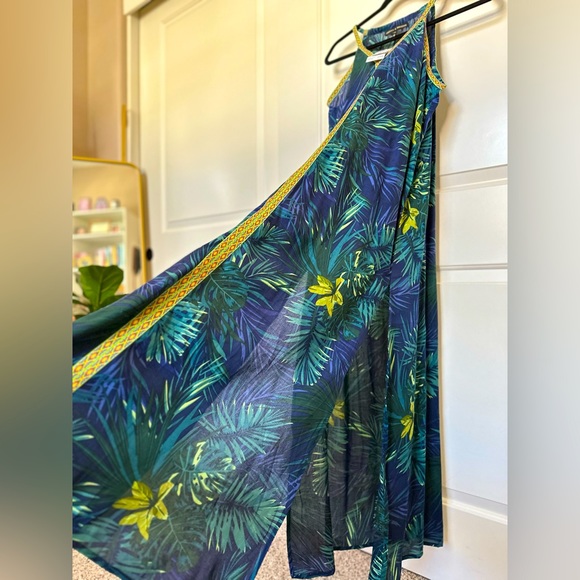 BNWT! Absolutely GORGEOUS America and Beyond swim coverup dress- XS - Picture 7 of 7